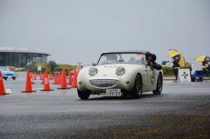 After receiving stamp at Toba Observation Deck, AUSTIN HEALEY SPRITE competes PC competition
