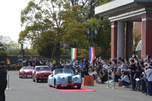 日本自動車博物館で歓迎を受ける JAGUAR XK120 OTS